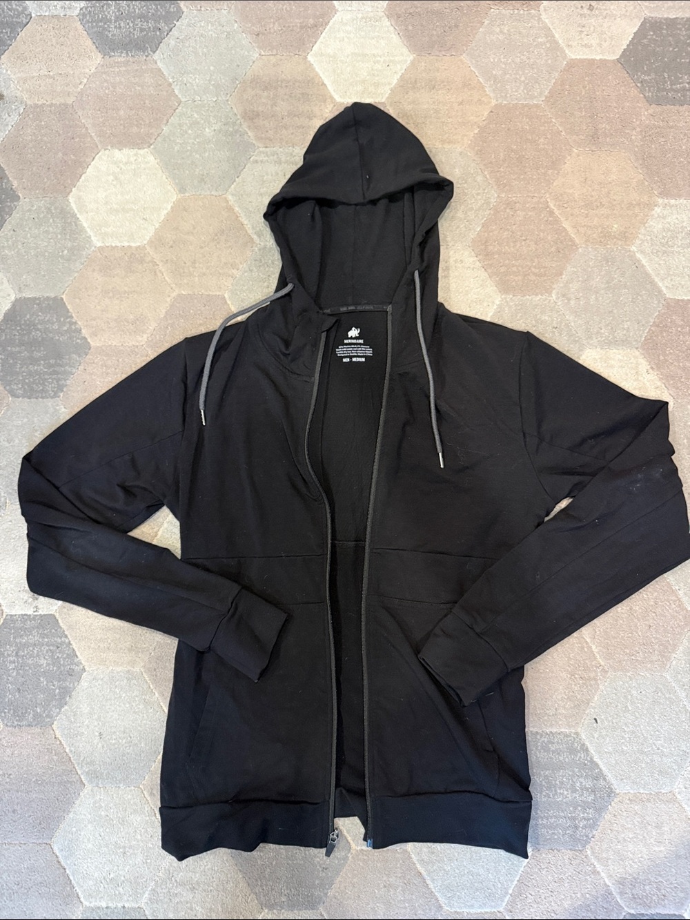 100% Woolly Merinoair Zip up Black